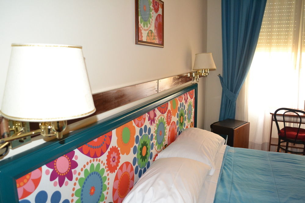 Hotel Cesare Augusto Neapol Zewnętrze zdjęcie