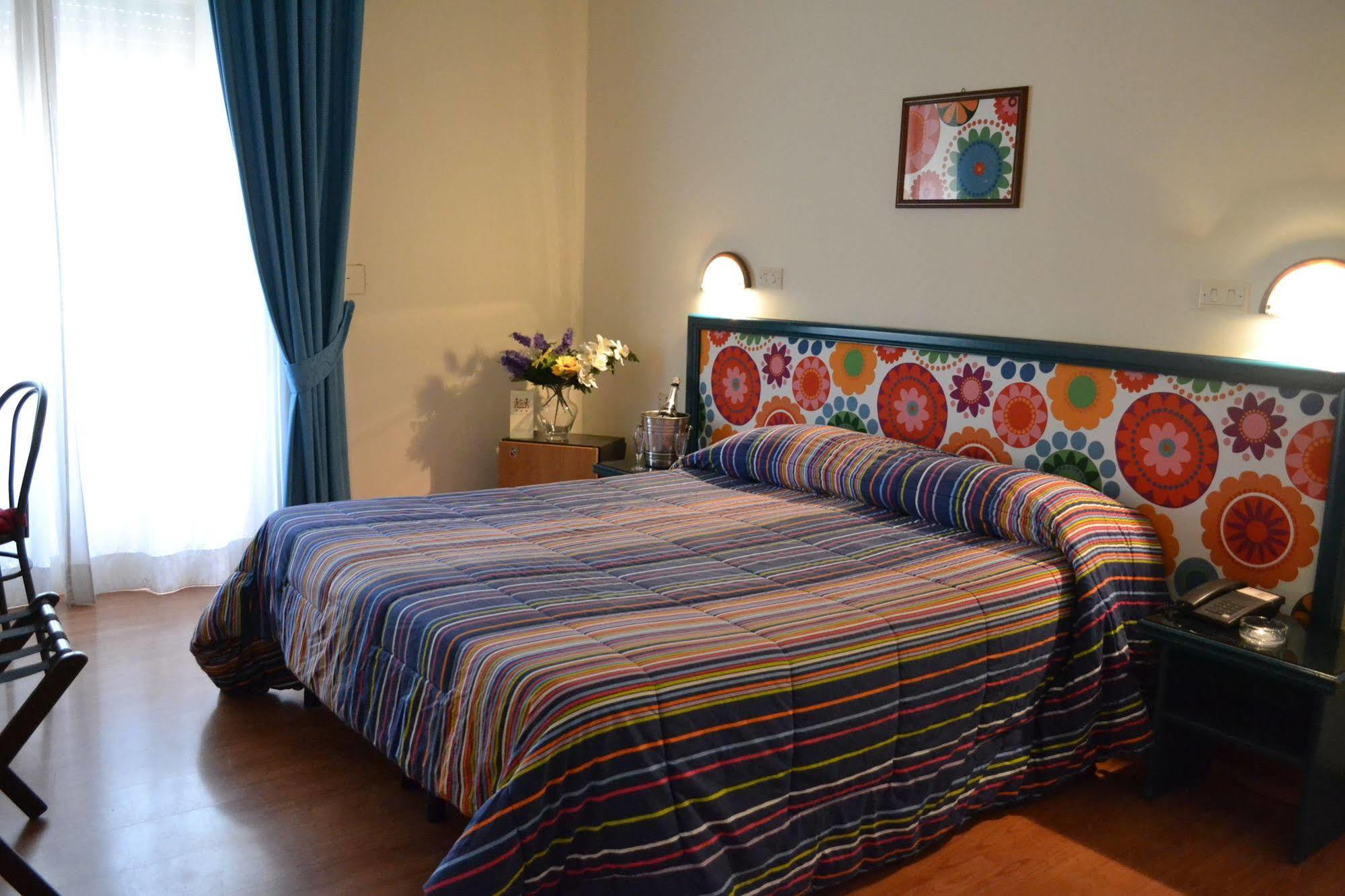 Hotel Cesare Augusto Neapol Zewnętrze zdjęcie